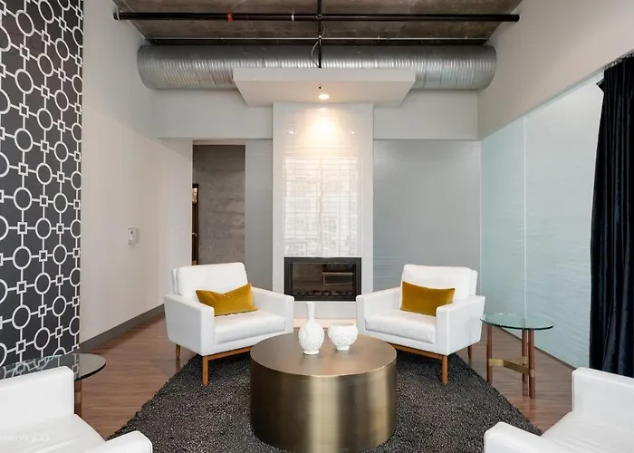 Jeffjack Heated Pool Penthouse In Chicago's West Loop Chicago