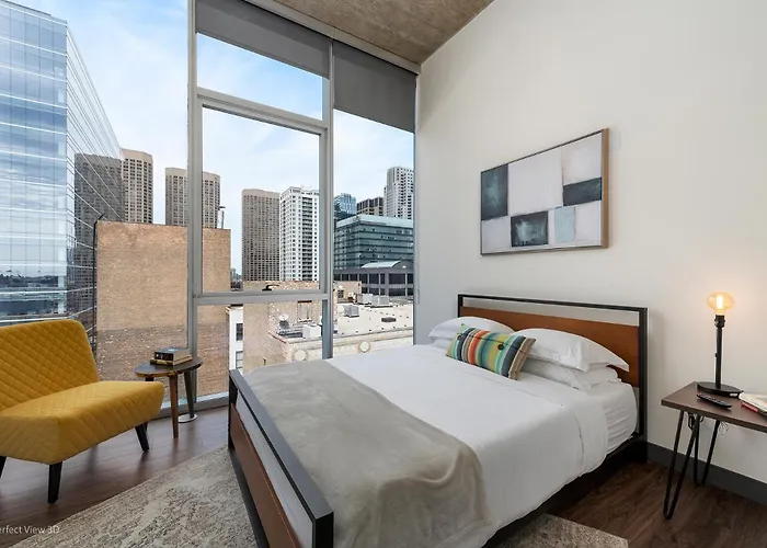 Jeffjack Heated Pool Penthouse In Chicago's West Loop